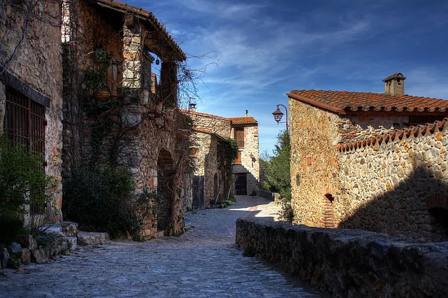 Българин купи цяло испанско село