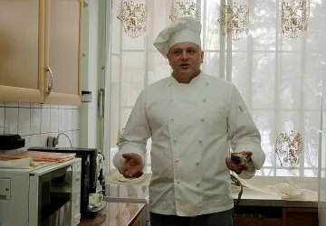 Руснаците пекат агне, но от тесто