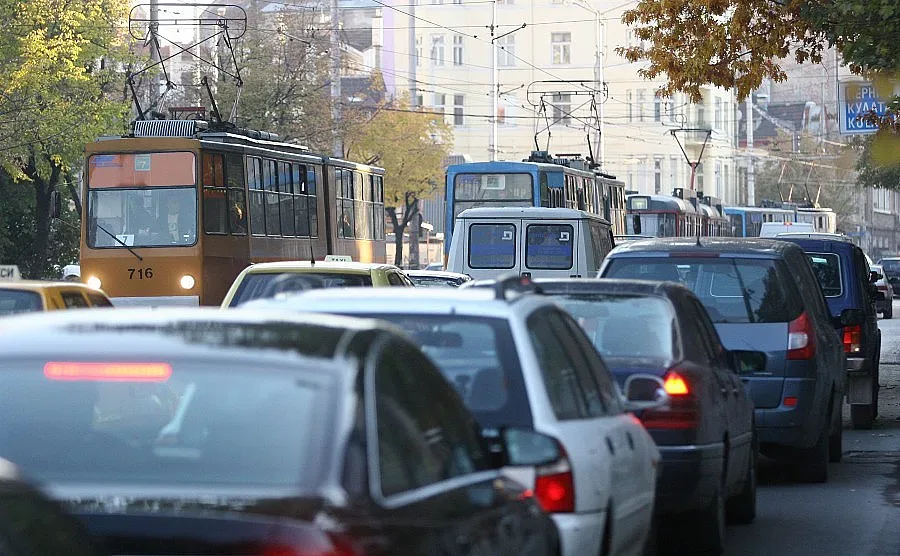 Изходите на София затапени от автоколони 