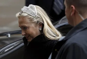 Хилари Клинтън на визита в Кремъл през юни