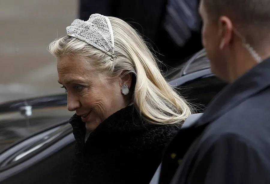 Хилари Клинтън на визита в Кремъл през юни