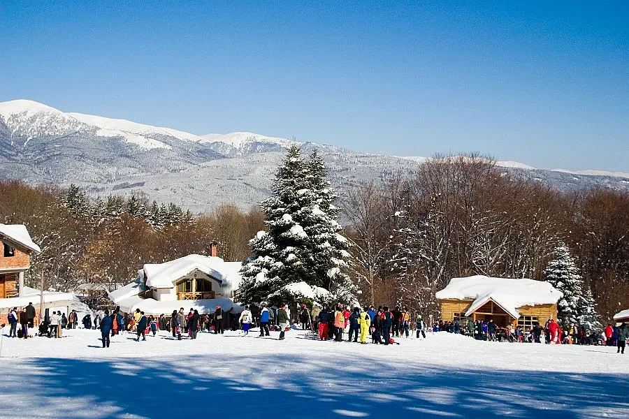 Разлог гони Банско като ски център