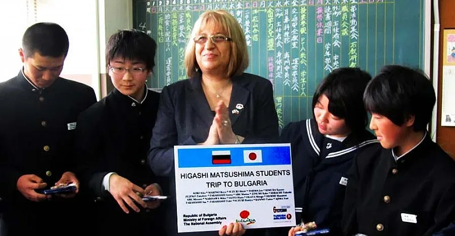 Български рози на мястото на цунамито в Япония