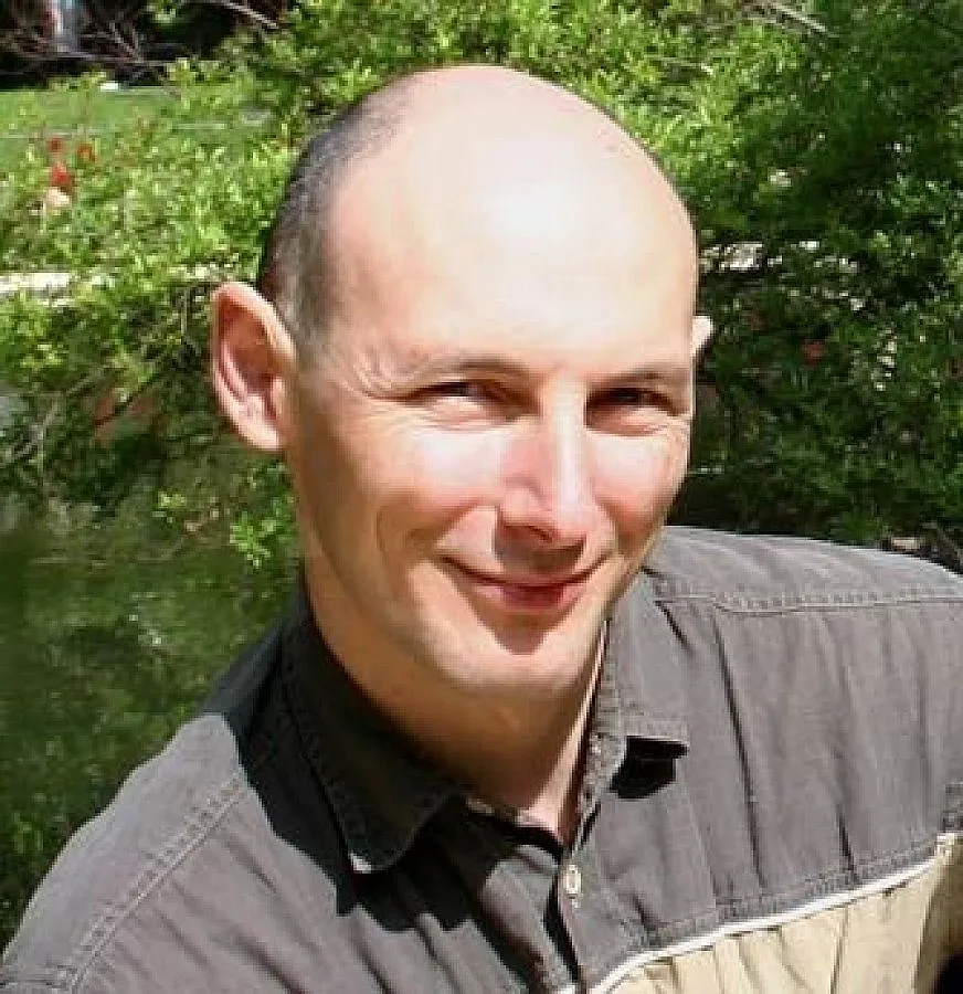 Протеже на ДСБ и НСС шантажира родния елит