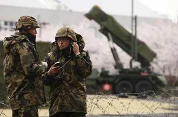 Северна Корея все пак зарежда с гориво ракетата си