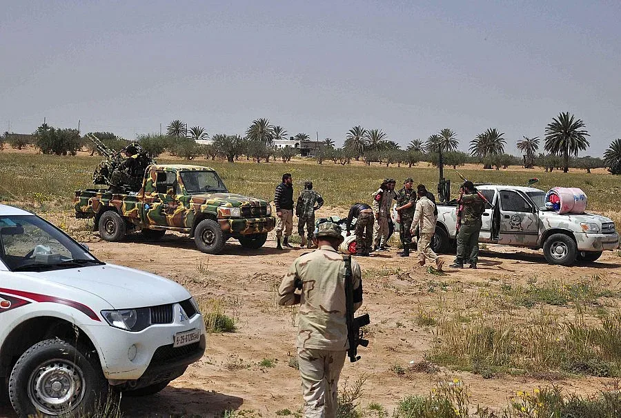 Либия врътна кранчето на бунтовниците