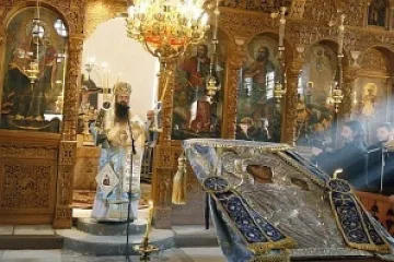 Ликът на Дева Мария от Долни Воден благославя с рожби