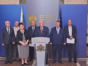 "Кугър"-и стават въздушни пожарни. Кабинетът в действие