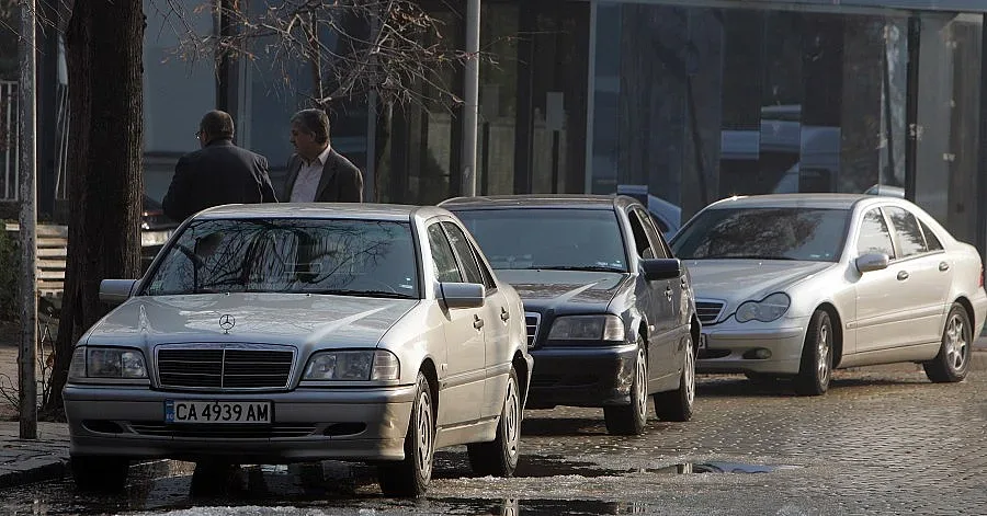 Депутатите се качват в нови коли за 1,6 млн. лева