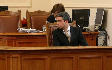 Плевнелиев не иска ченгета в СЕМ 