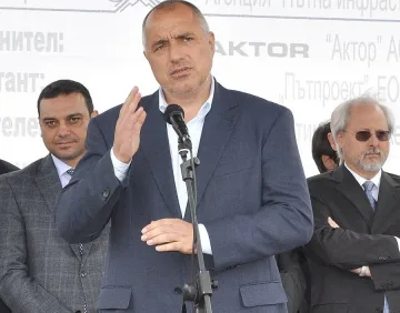 Бойко към лекарите: Бъдете всеотдайни! 