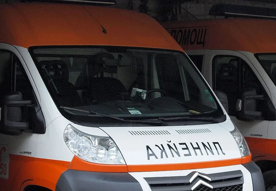 Момиче в инвалидна количка се задави и издъхна