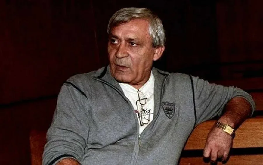 Ицо Папата арестуван за 100 евро рекет