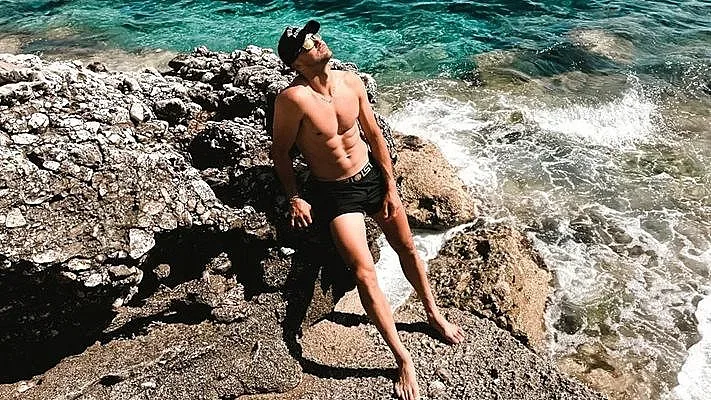 Гришо побърка фенките! Пусна горещи снимки