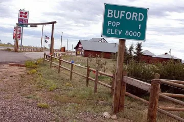 US град на търг за $ 100 000