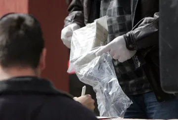 Търсят вътрешен човек за обира в Студентски град