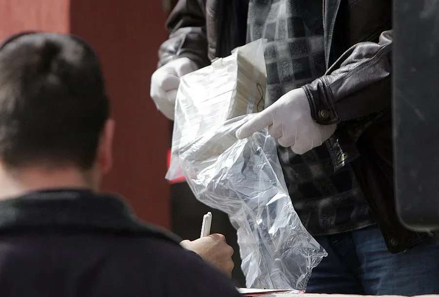 Търсят вътрешен човек за обира в Студентски град