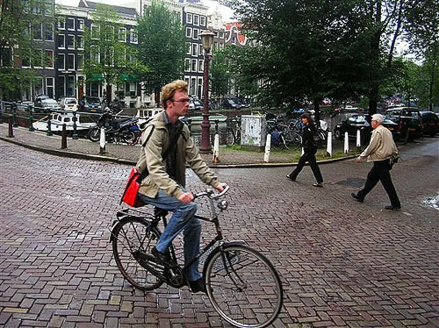 Френски доктори предписват педали