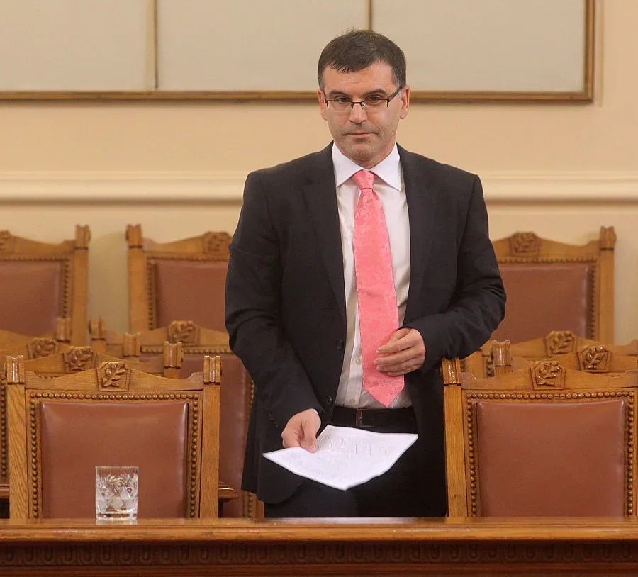 Разрешиха на Дянков да заеме пари от международните пазари
