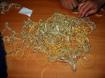 Задигнаха половин кило злато от жилище