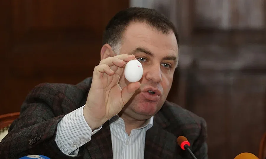Министър съзря спекула с яйцата