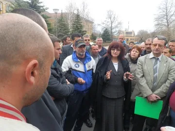  Държавата дава по 325 лева на работниците от ОЦК