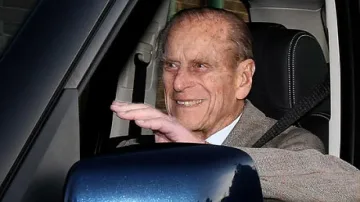 Принц Филип занася цинично инвалид