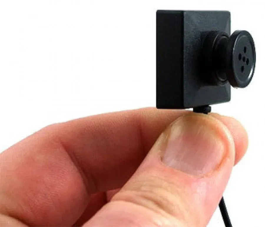 4,5 г. затвор за шпиониране на пациенти