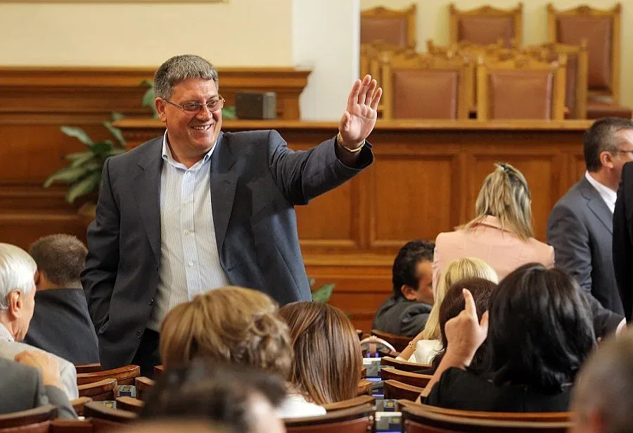 Пламен Цеков иска референтни цени на лекарствата