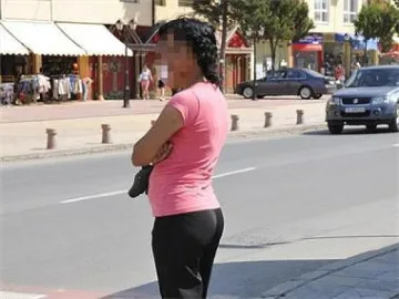 Две крадли свиха 3 бона от траурна агенция