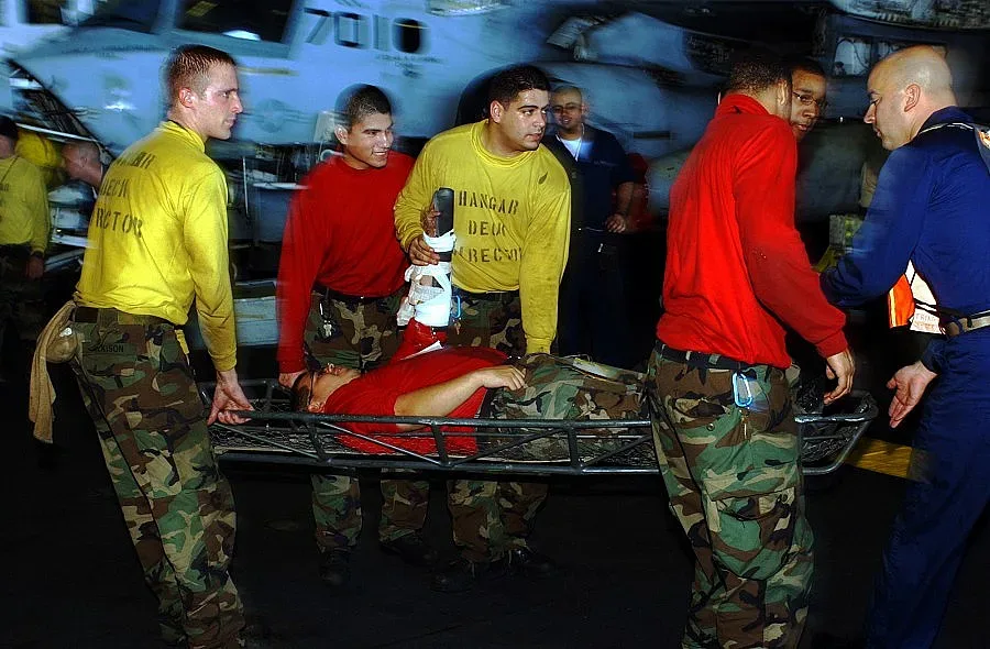 Безработен си отряза крака, за да не работи