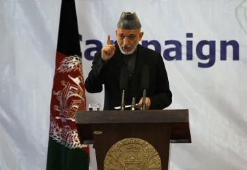 Хванаха 11 колана с експлозиви до дома на Карзай