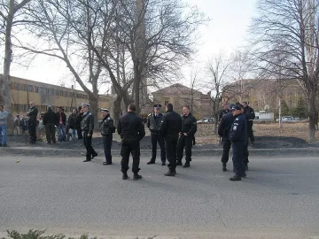 Полицията спря блокадата на металурзите