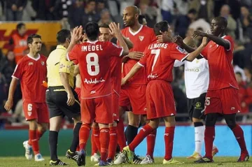 "Севиля" разгроми 3:0 "Гранада"