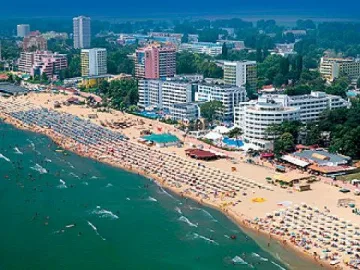 Съдия-изпълнители влизат в хотелите 