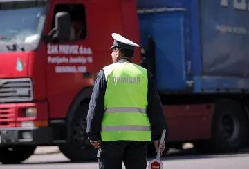 Тираджия си ампутира ръката