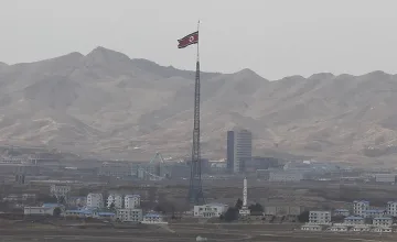 Приключи 100-дневният траур за Ким Чен-ир 