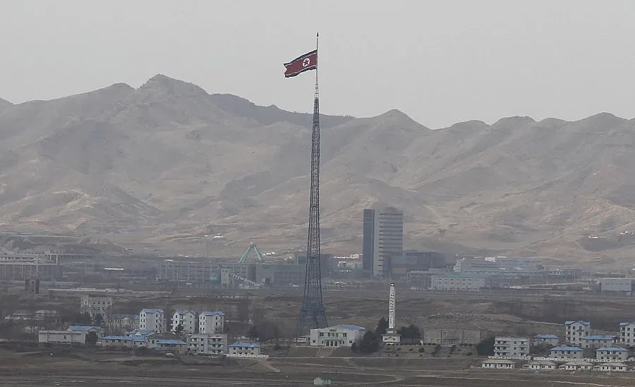 Приключи 100-дневният траур за Ким Чен-ир 