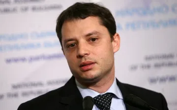 Добрев: Чувствам се омърсен от слуховете за дипломата