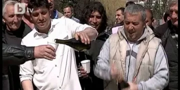В Мадан гърмят шампанско - парите са преведени