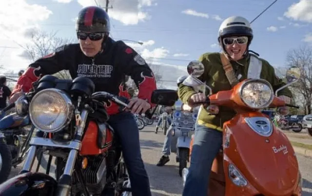 Коледно шоу на две колела превзе столицата