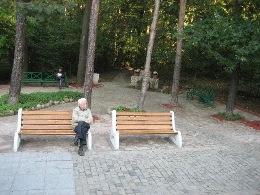 Слагат нови пейки в столичните паркове