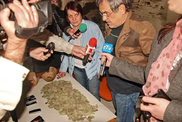 Полицай откри гърне с жълтици