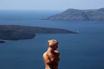 Гърция разпродава 30% от земята си