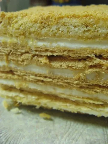 Да изненадаме близките си: Лепена торта с крем