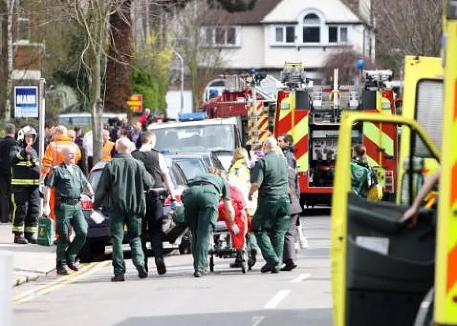 Седем ранени при взрив в Лондон