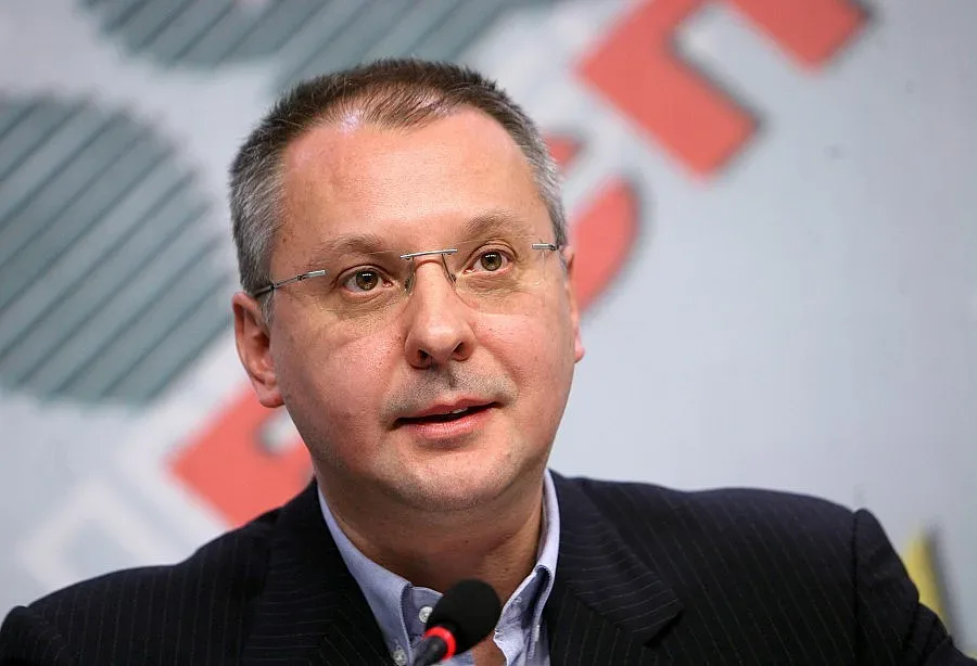 Сергей: Управлява ни триглава ламя!