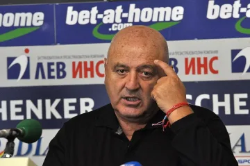 Скандалът. И Венци Стефанов коментира дузпата