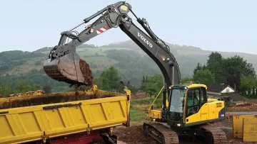 МВР спря износ на камион и багер за Сирия