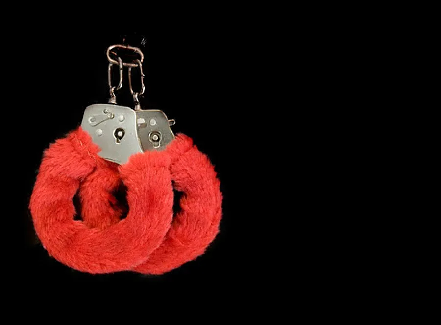 Бивш свещеник откри сексшоп за вярващи